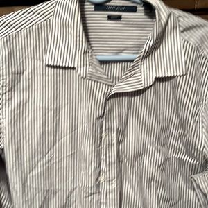 Perry Ellis slim fit dress shirt